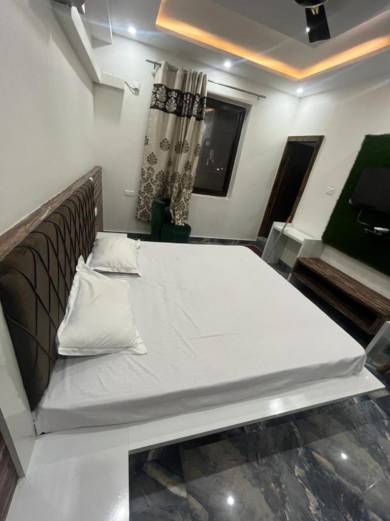 Hotel Jai Mata Chintpurni Family Hotel Bharwain 외부 사진